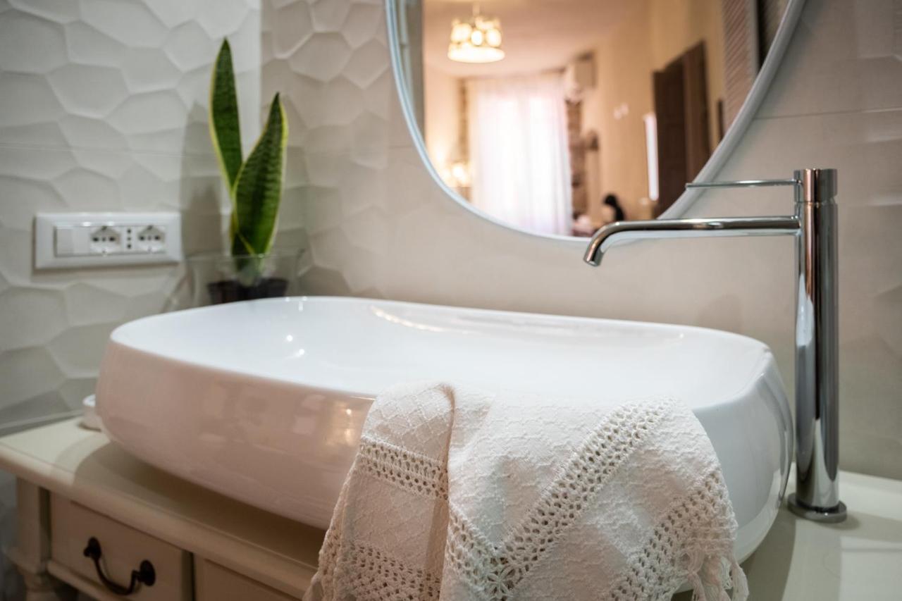 Dimora Sant'Ignazio Guest House Боза Екстериор снимка